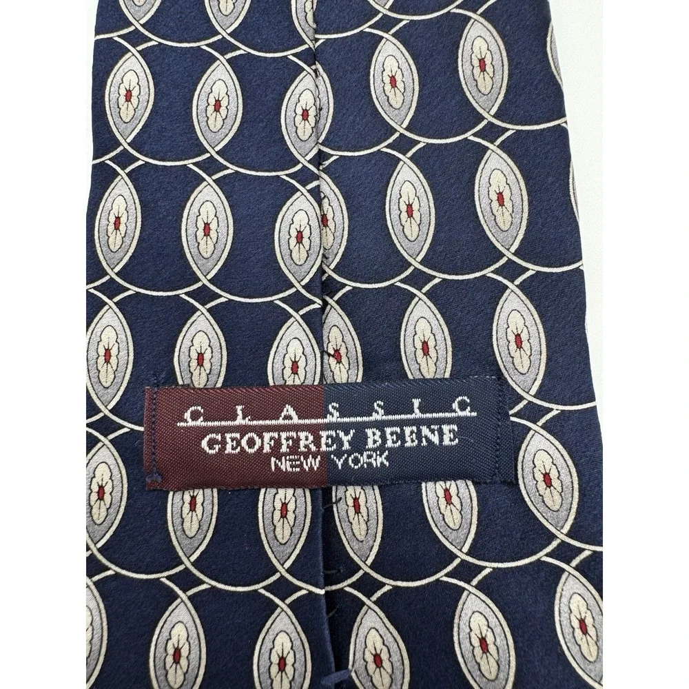 Geoffrey Beene Classic Silk Tie Blue Geometric Oval Pattern Made‎ in USA